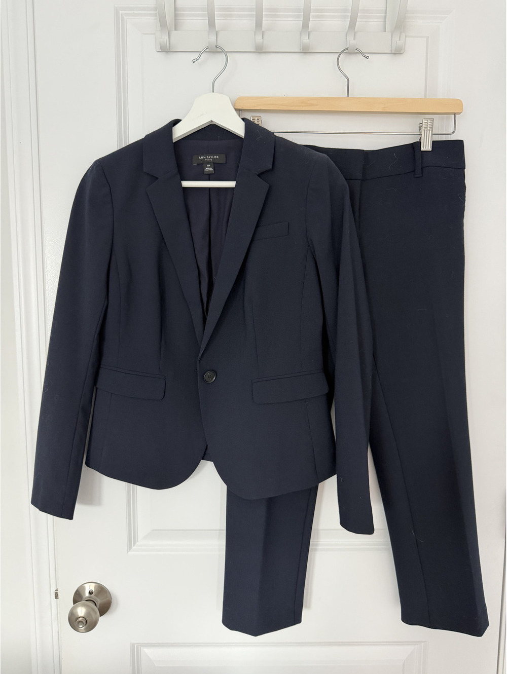 Ann Taylor Petite Women's Navy Blue Blazer and Pants Suit Set, Size 00P